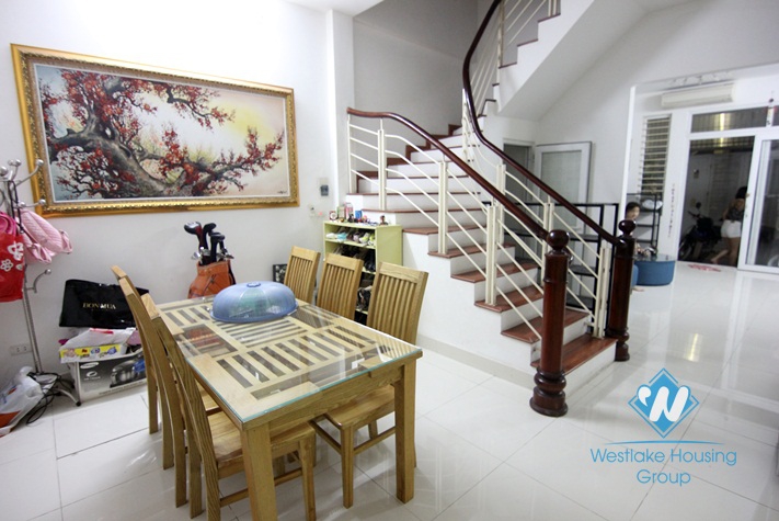 Cheap and nice house with 04 bedrooms for rent in Tay Ho area 